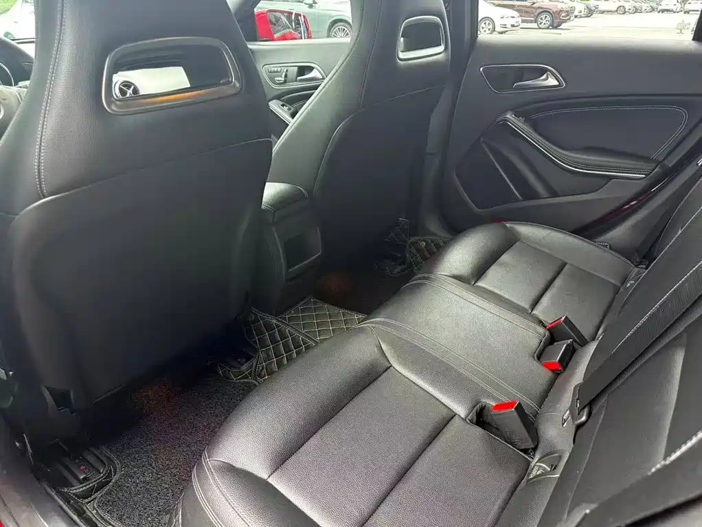 Mercedes-Benz CLA (Import) — миниатюра 17