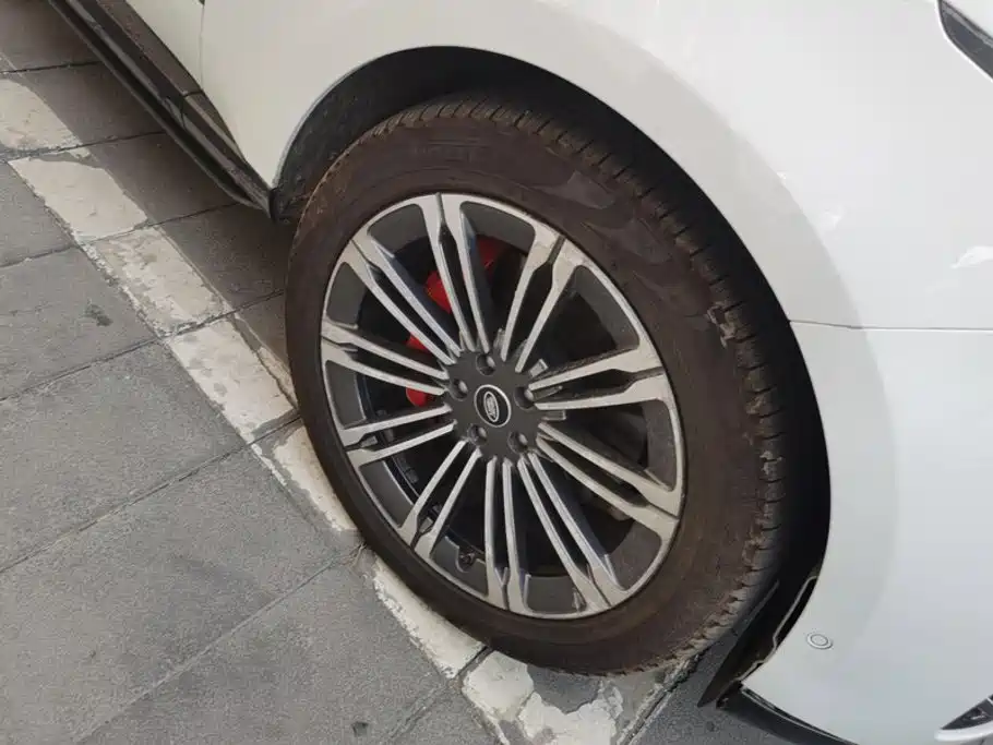 Land Rover Range Rover 2023 3.0 L6 400PS мест Long Wheelbase