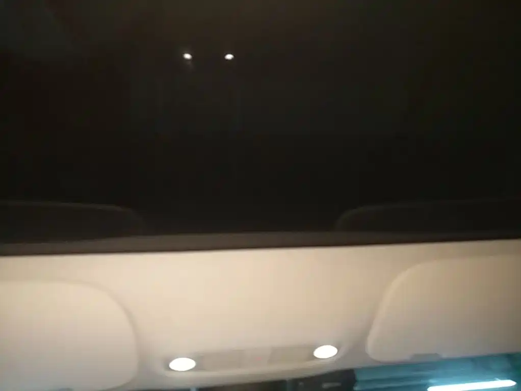 Tesla Model 3 — миниатюра 18