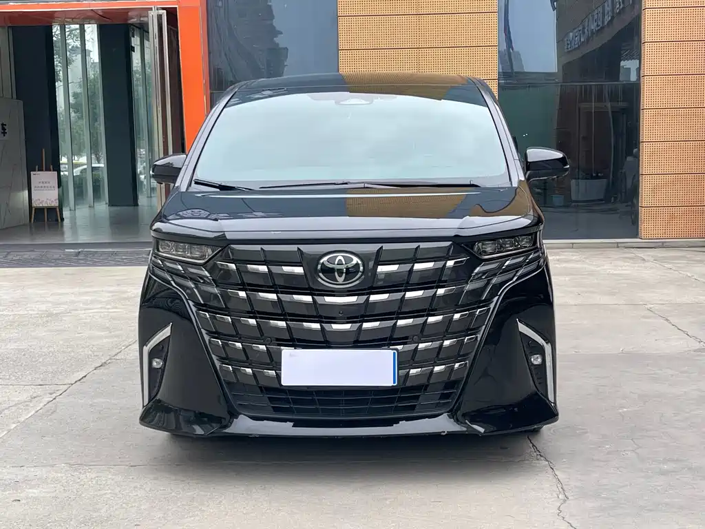 Toyota Alphard — миниатюра 2