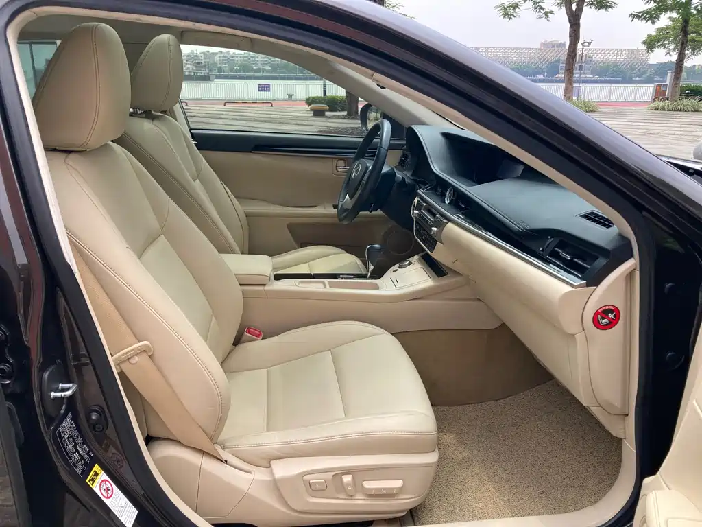Lexus ES — миниатюра 10