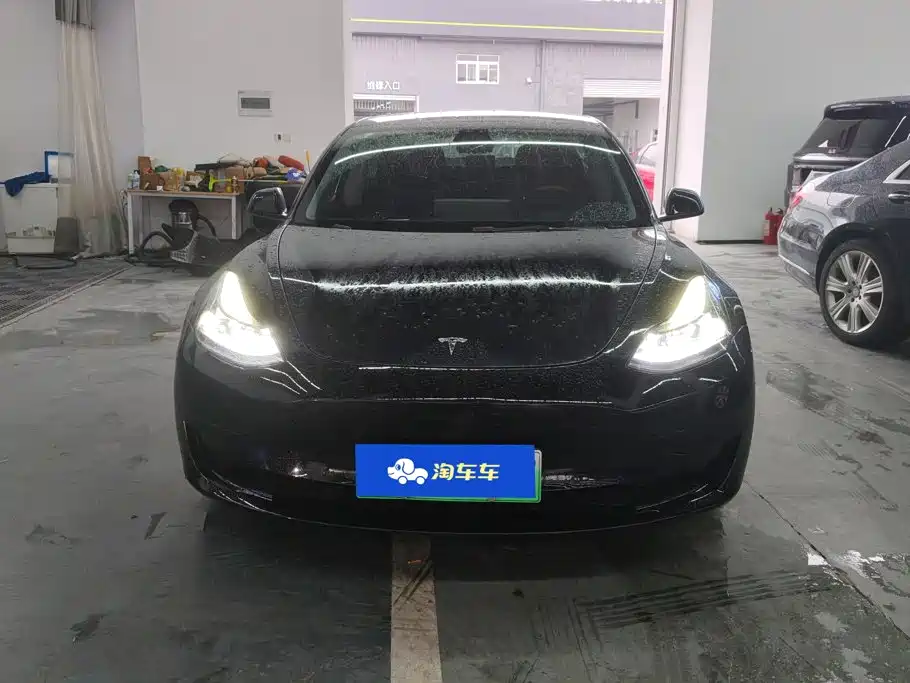 Tesla Model 3 — миниатюра 2