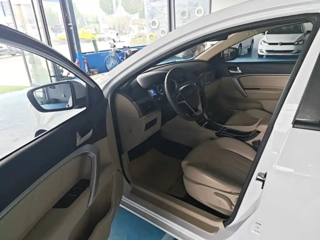 Geely Emgrand — миниатюра 16