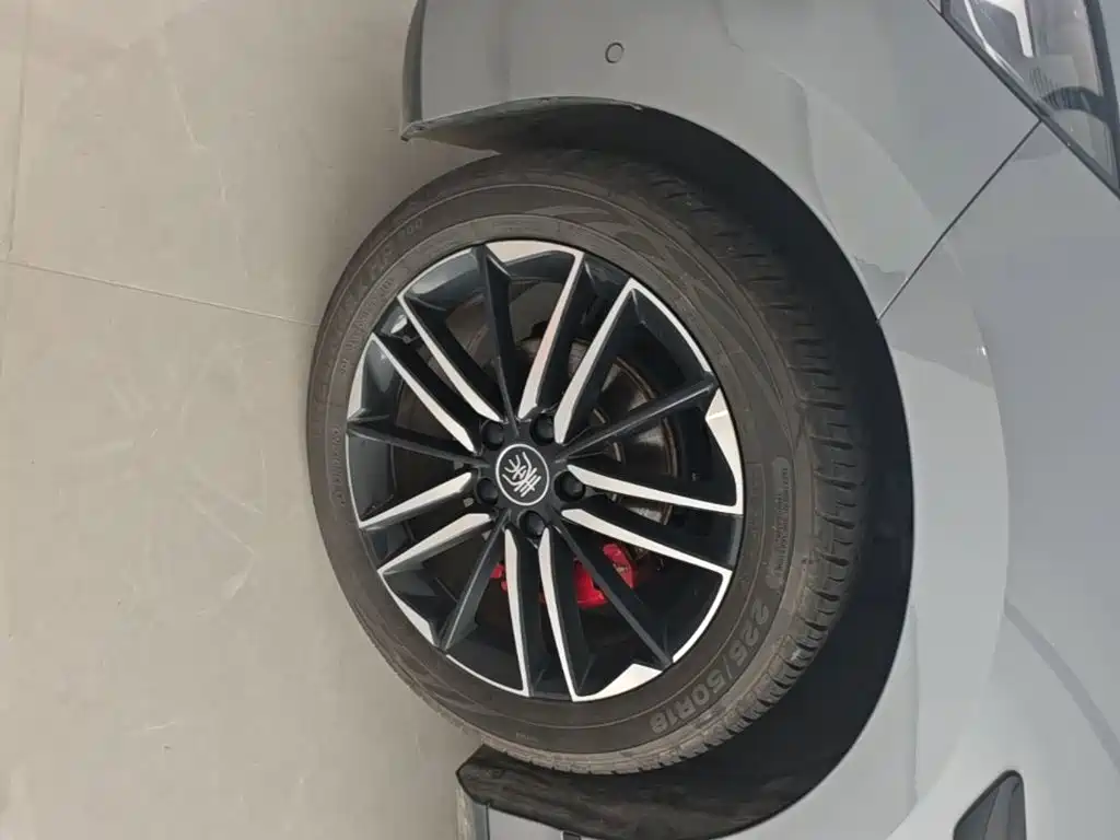 BYD Qin L — миниатюра 23