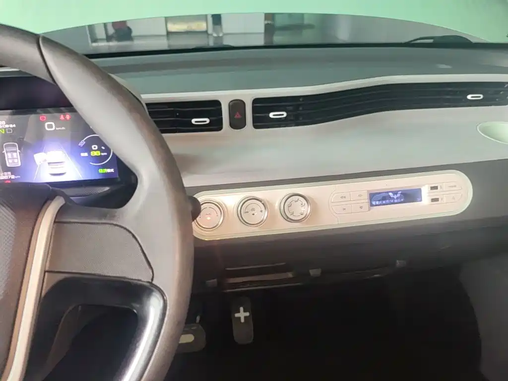 Wuling MINIEV — миниатюра 13