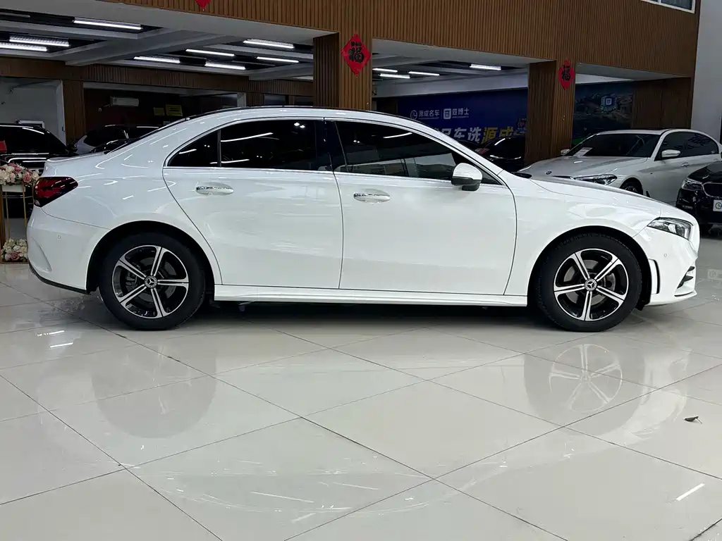 Mercedes-Benz A-Class — миниатюра 7