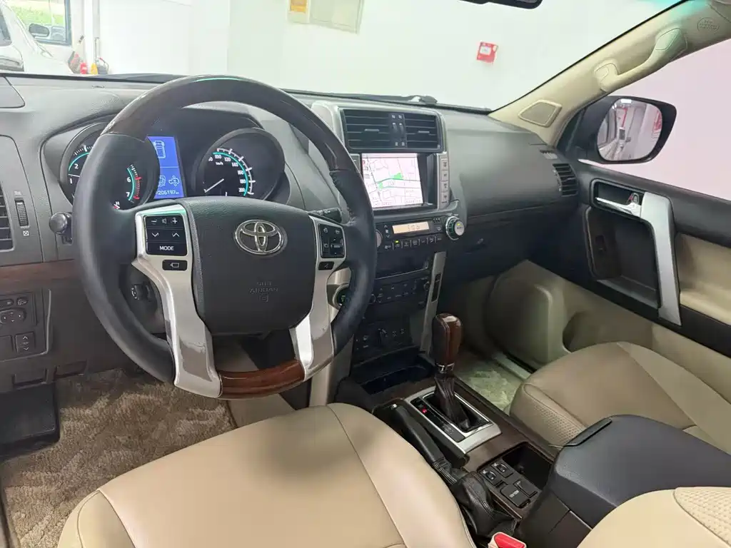 Toyota Land Cruiser Prado 2014 4.0L AT VX NAVI
