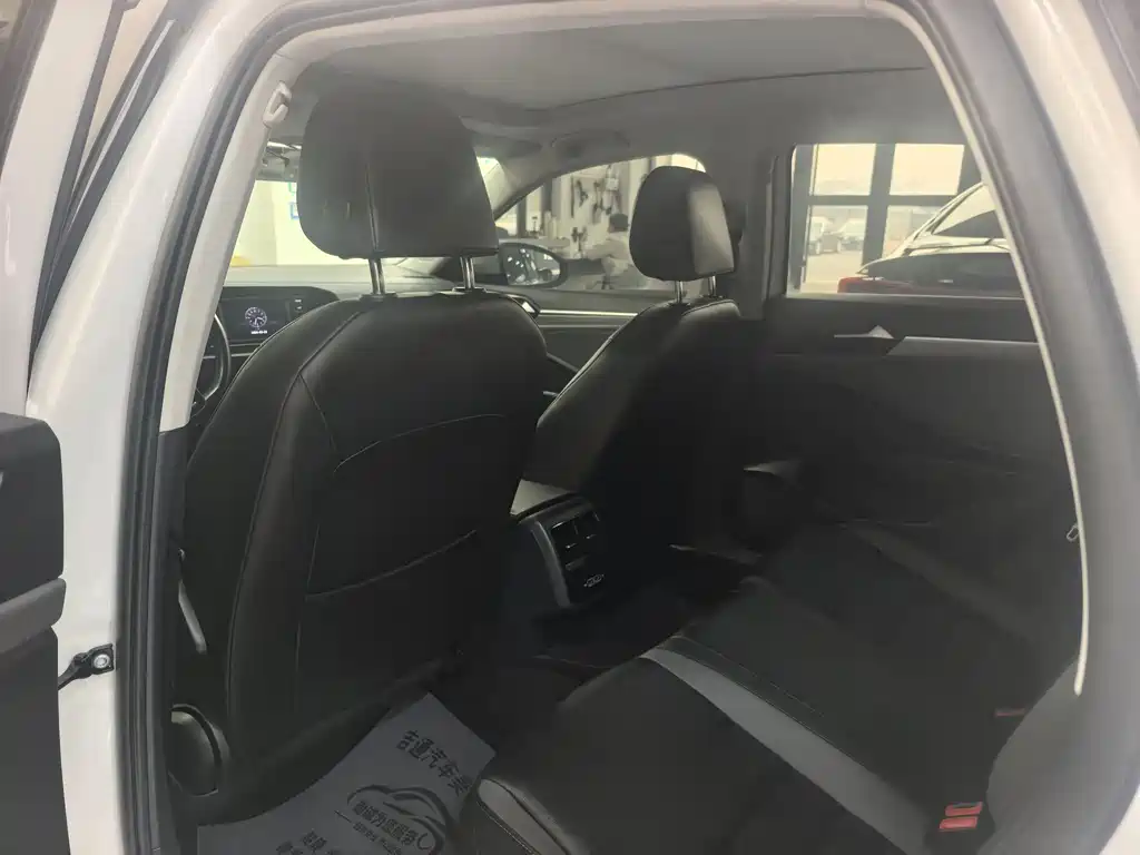 Volkswagen Sagitar 2022 200TSI DSG