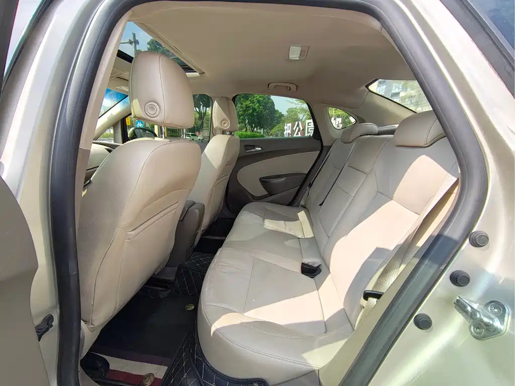 Buick Excelle — миниатюра 6