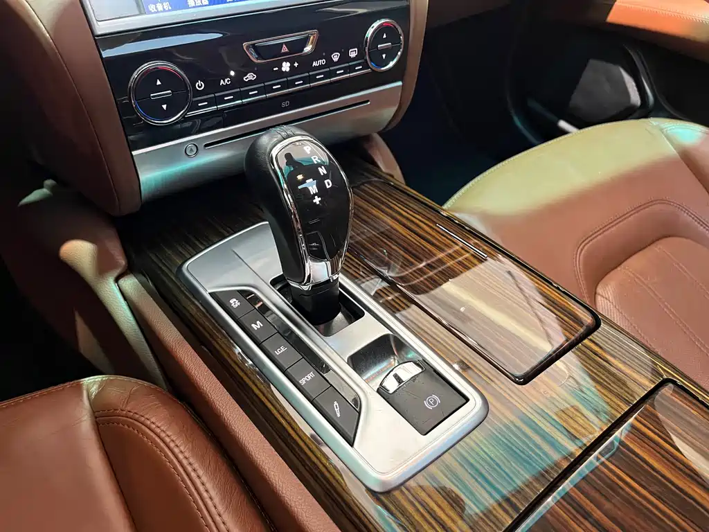 Maserati Quattroporte — миниатюра 14
