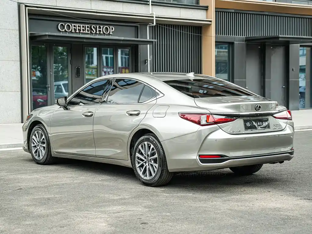 Lexus ES — миниатюра 6