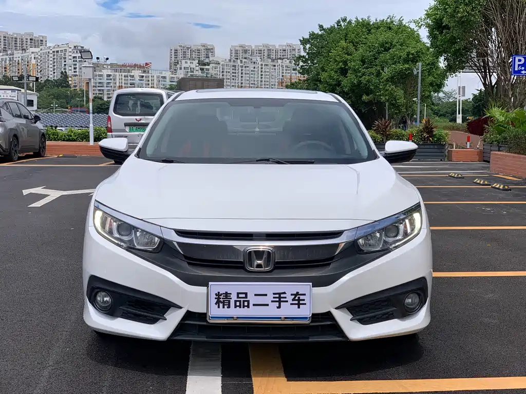 Honda Civic 2016 220TURBO CVT Luxury