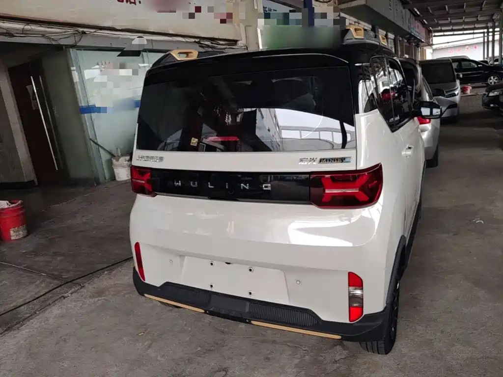 Wuling MINIEV — миниатюра 6