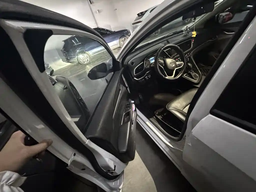 Buick Excelle — миниатюра 18
