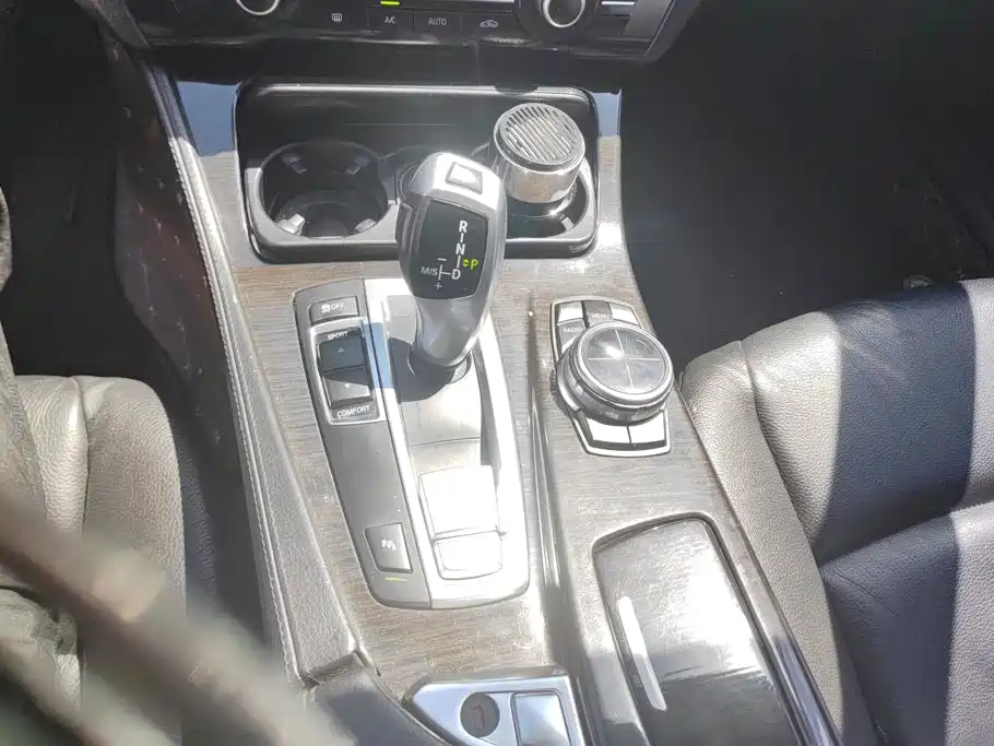 BMW 5 Series — миниатюра 16
