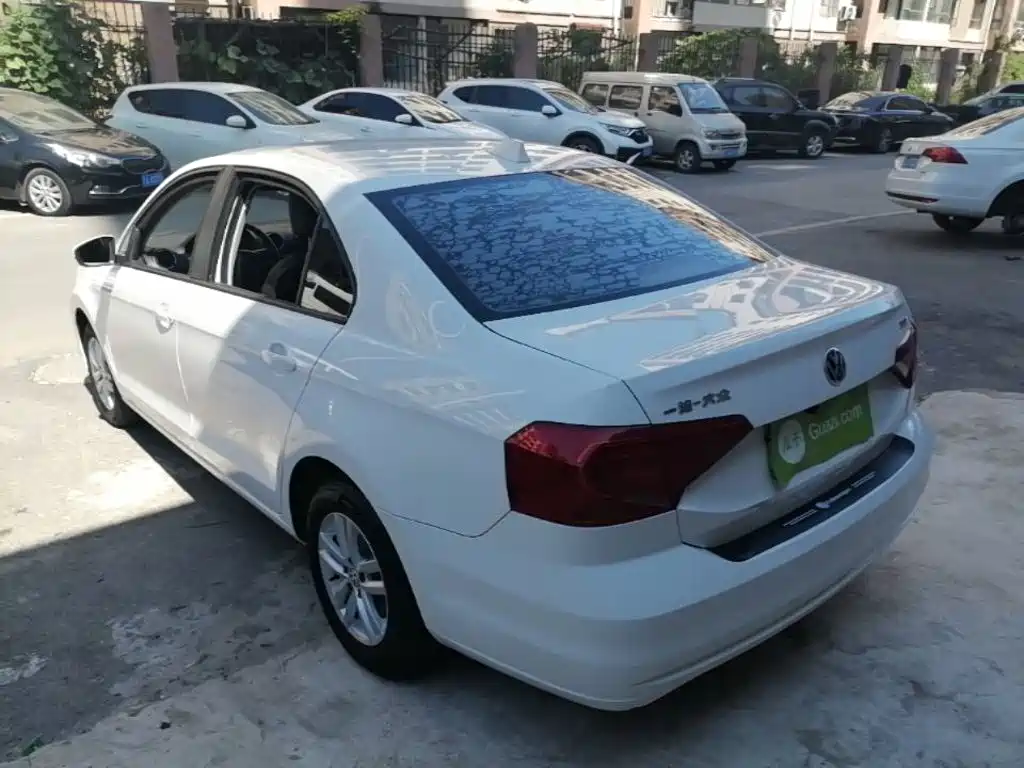 Volkswagen Jetta — миниатюра 5
