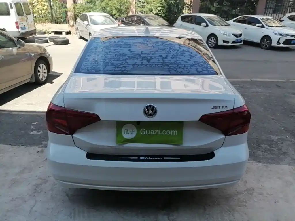 Volkswagen Jetta — миниатюра 6
