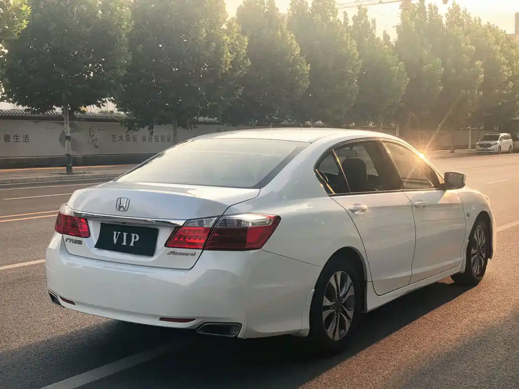 Honda Accord — миниатюра 7