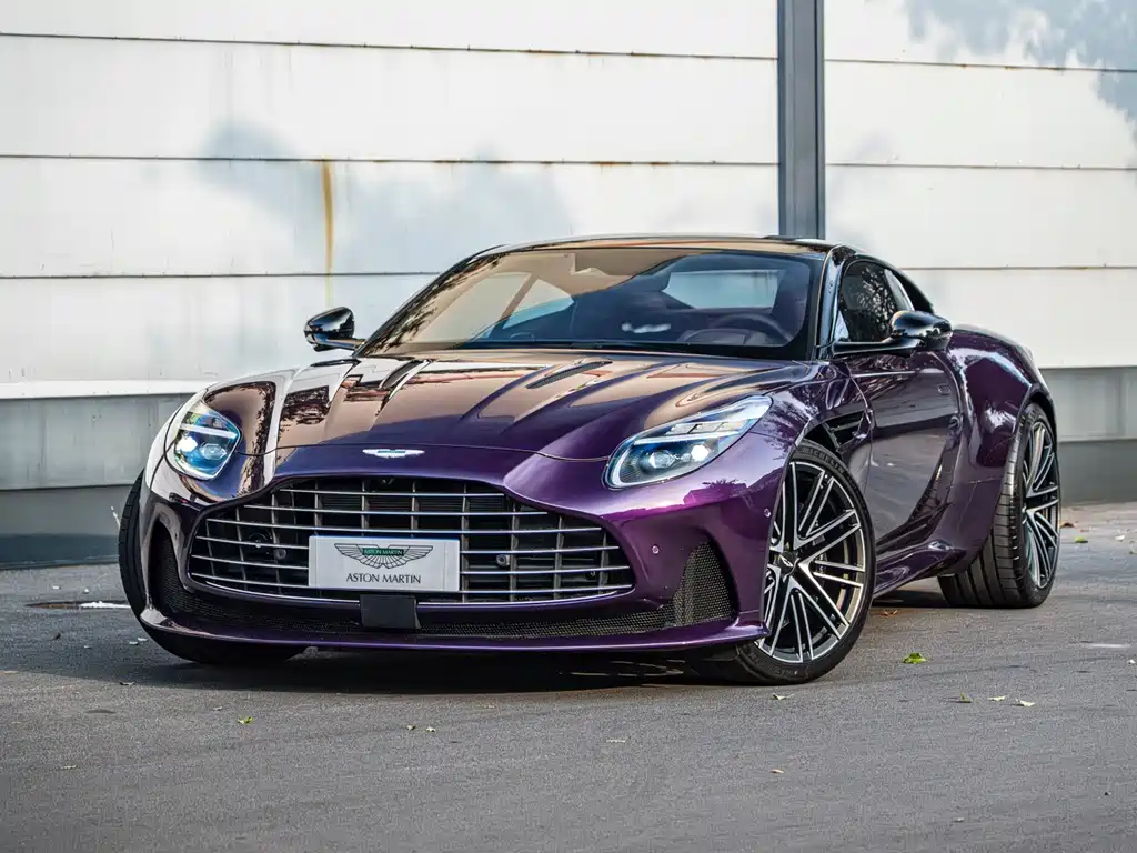 Aston Martin DB12