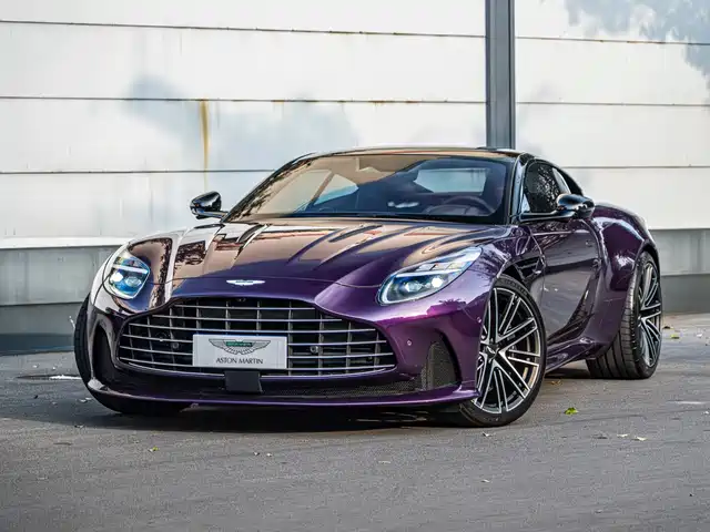Aston Martin DB 12 2023 4.0 T V 8 Coupe — фото 1