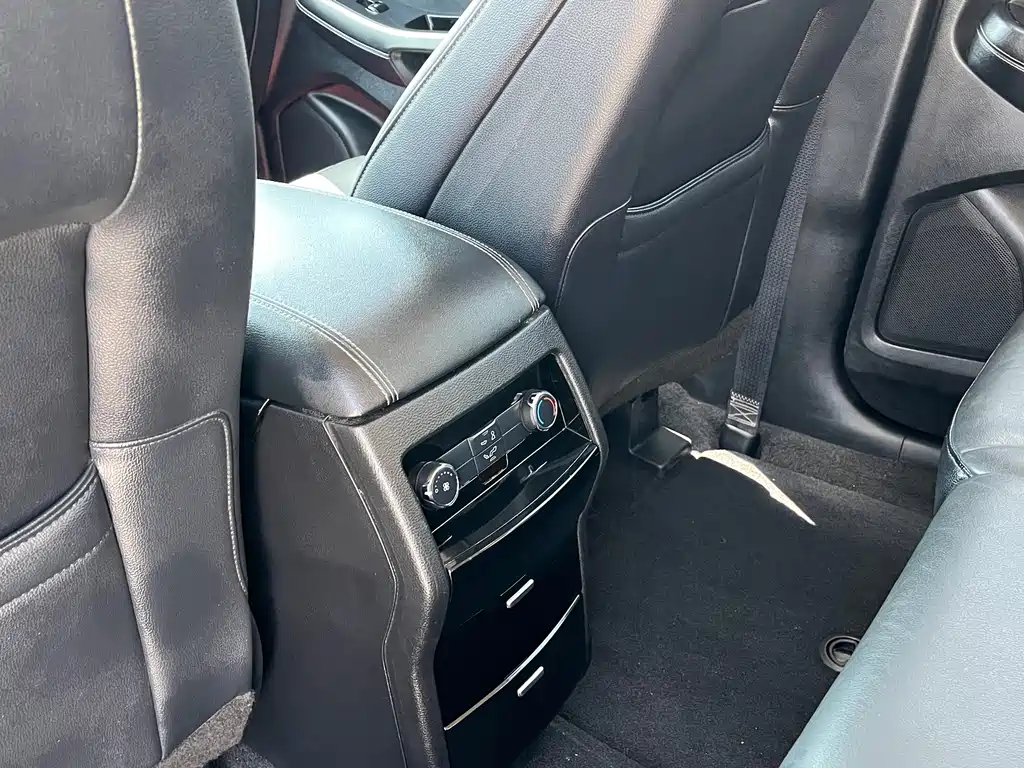 Ford Edge — миниатюра 7