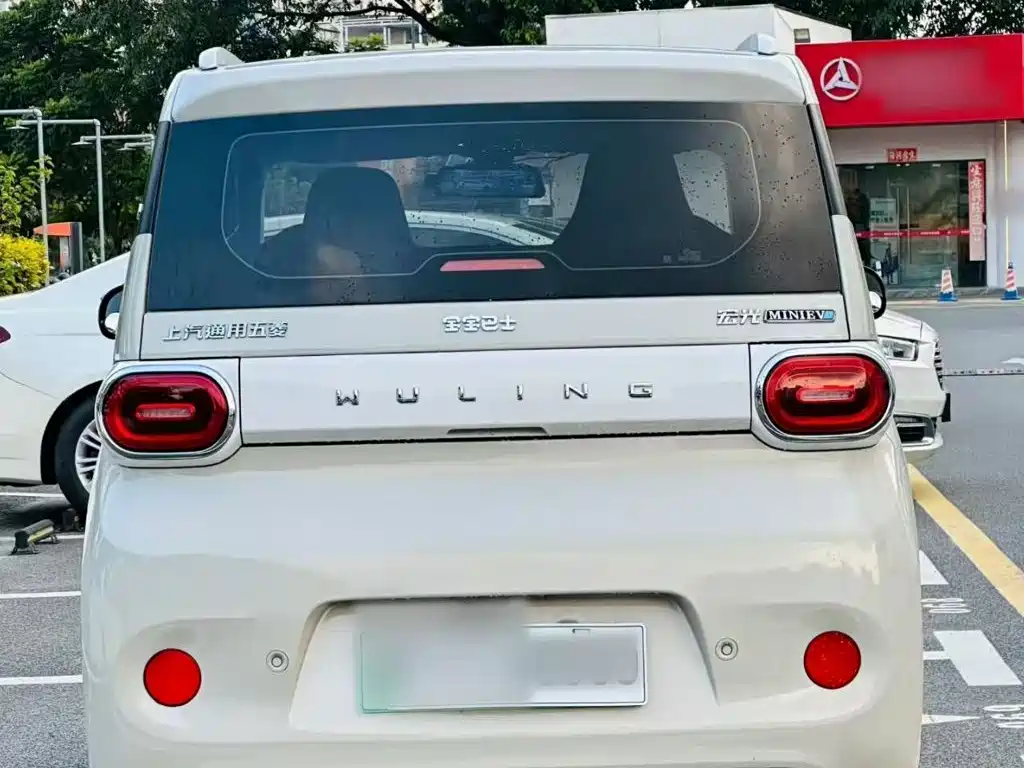 Wuling MINIEV — миниатюра 6
