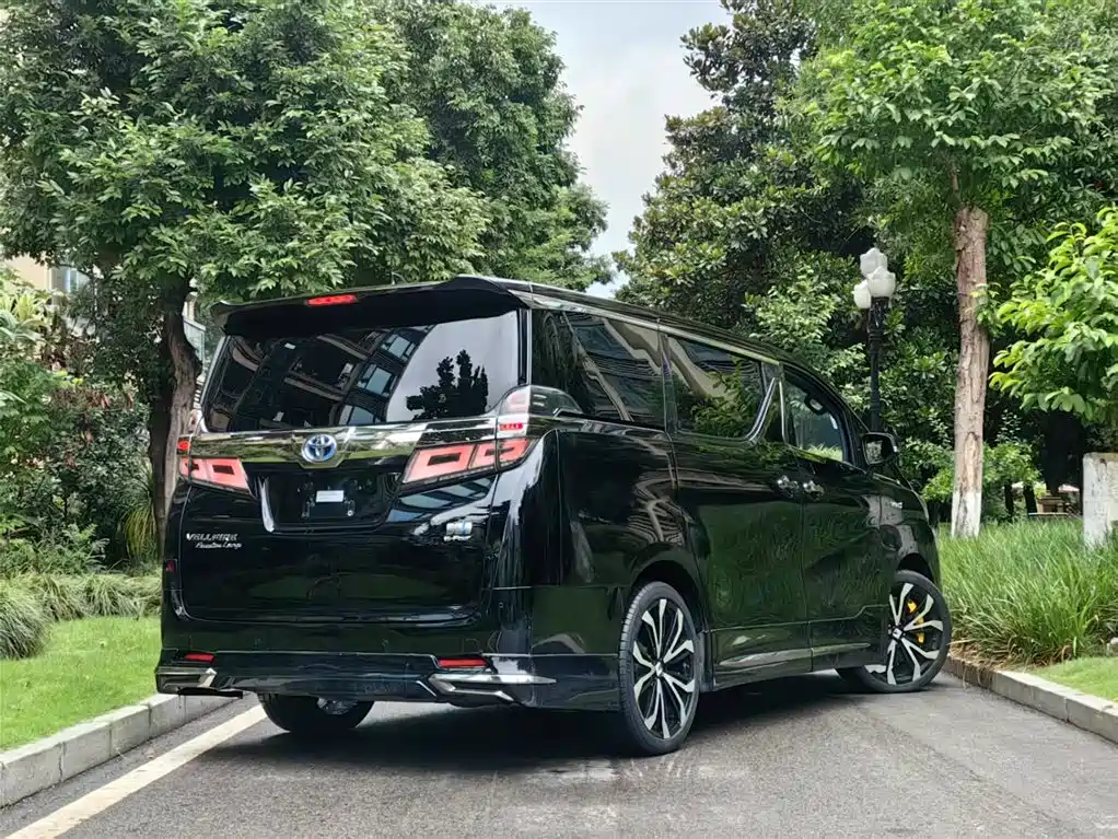 Toyota Vellfire 2020 2.5L HV Luxury
