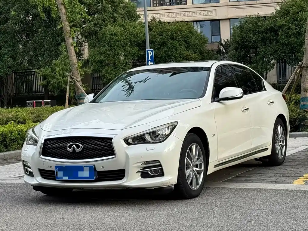 Infiniti Q50L