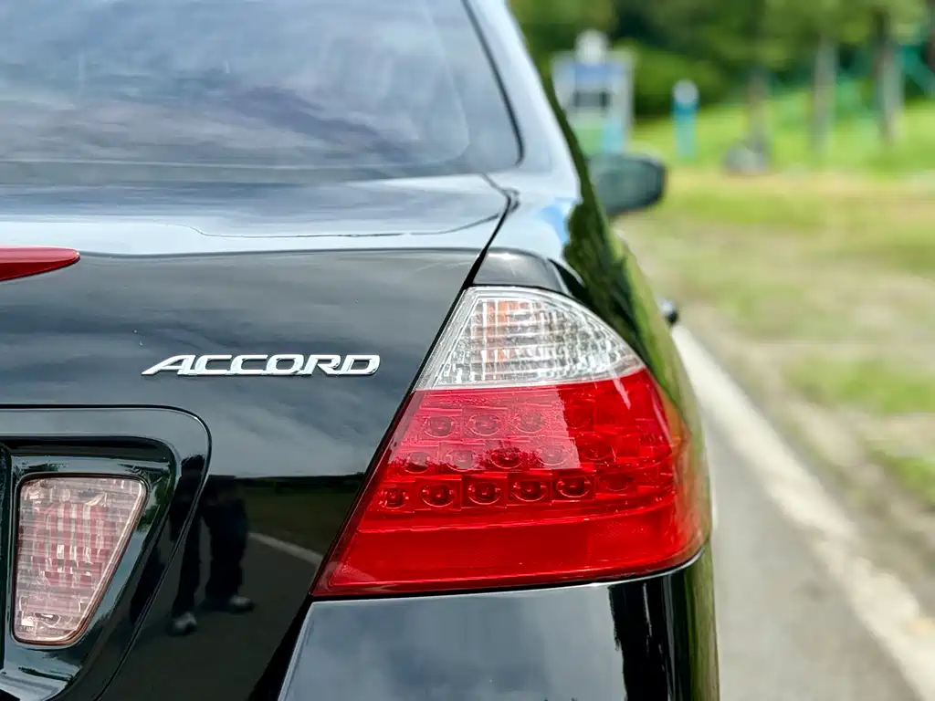Honda Accord — миниатюра 9