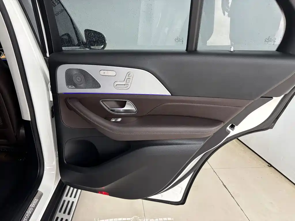 Mercedes-Benz GLE (Import) — миниатюра 23
