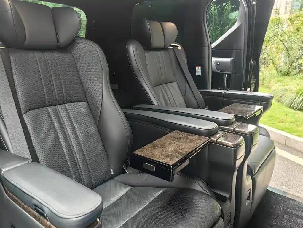 Toyota Vellfire 2020 2.5L HV Luxury