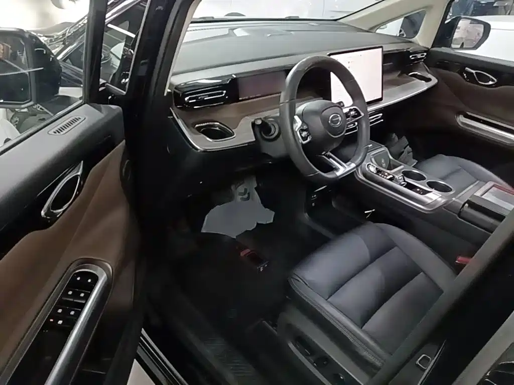 GAC Motor Trumpchi E8 PHEV — миниатюра 16