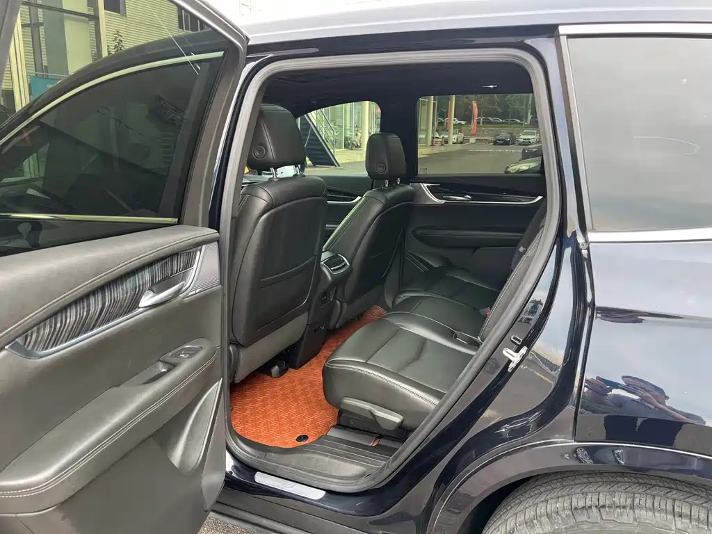 Cadillac XT6 — миниатюра 12