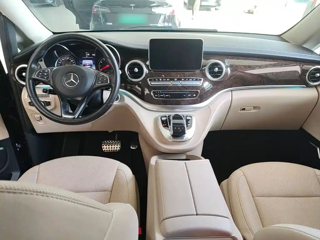Mercedes-Benz V-Class — миниатюра 10