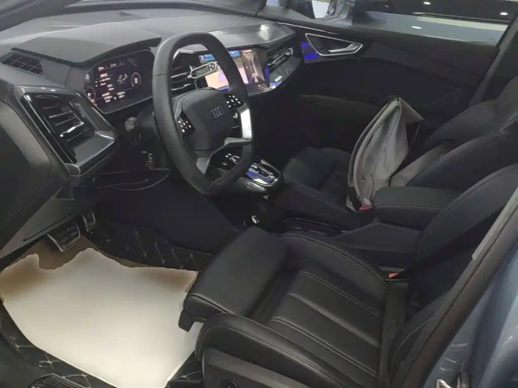 Audi Q4 e-tron — миниатюра 15