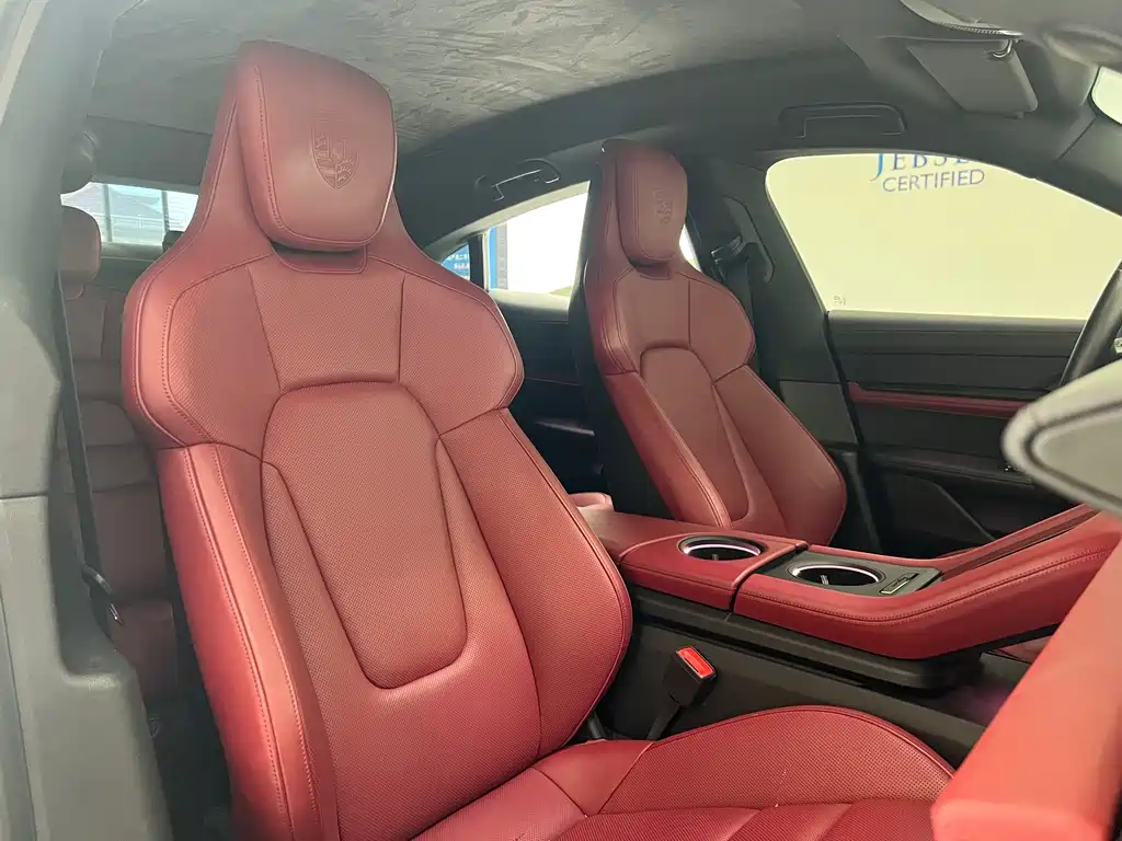 Porsche Taycan — миниатюра 17