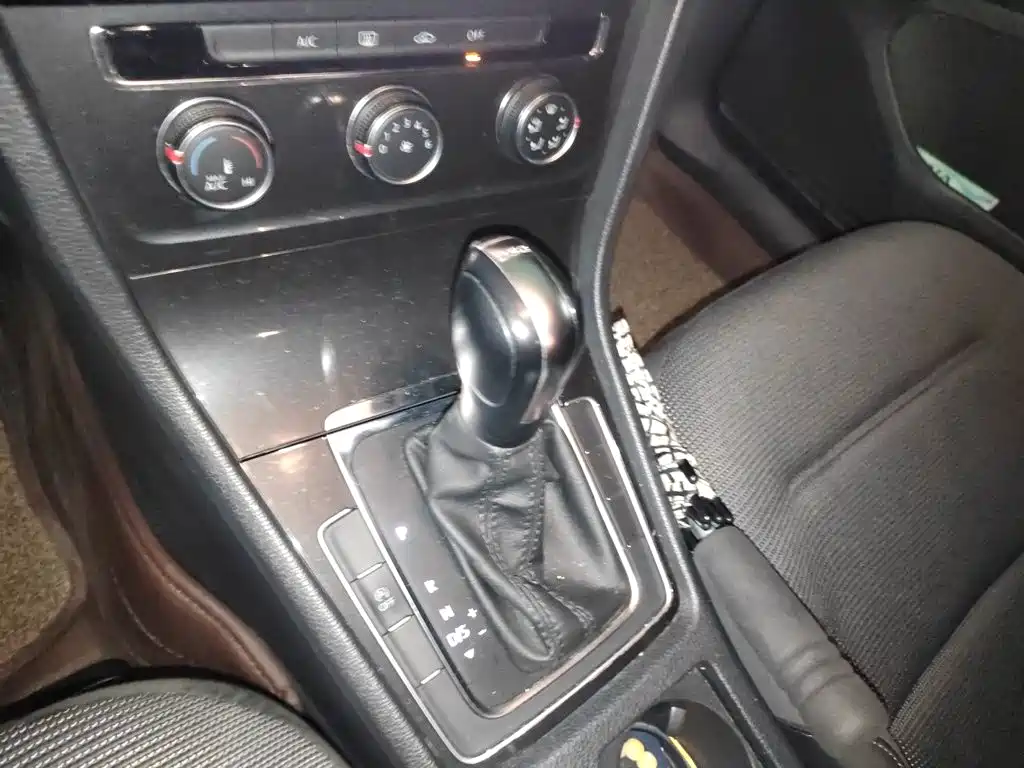 Volkswagen Golf — миниатюра 11