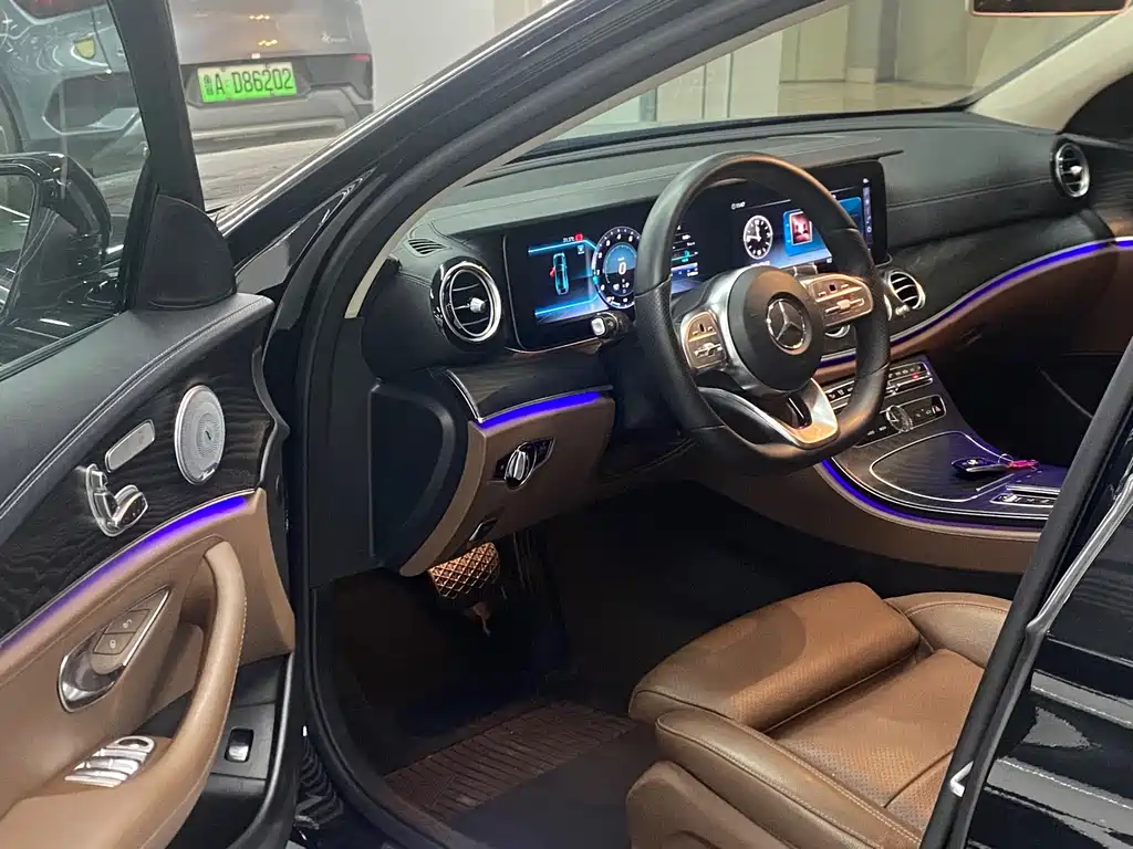 Mercedes-Benz E-Class — миниатюра 6