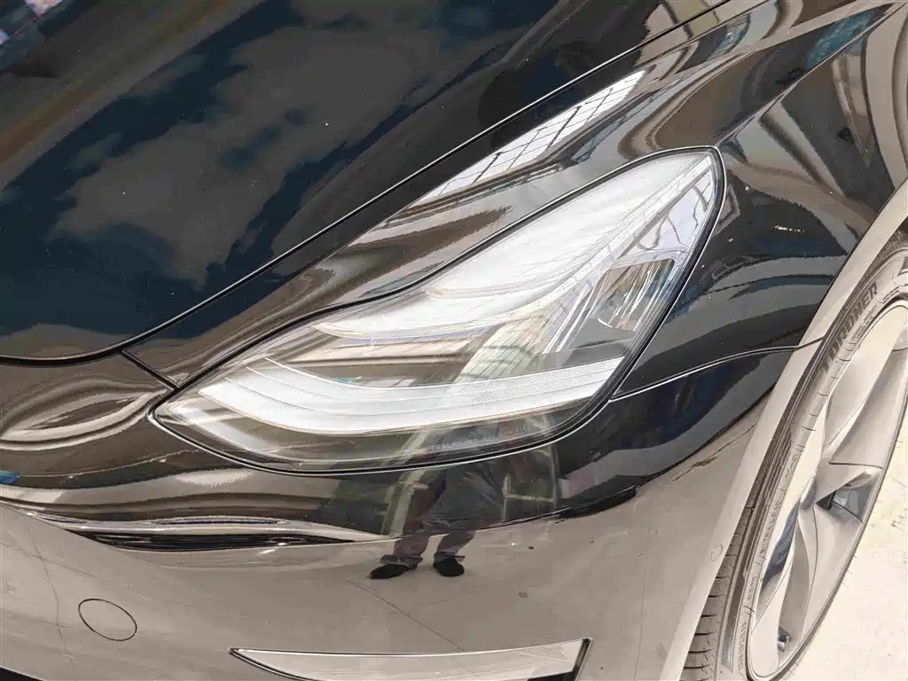 Tesla Model 3 — миниатюра 9