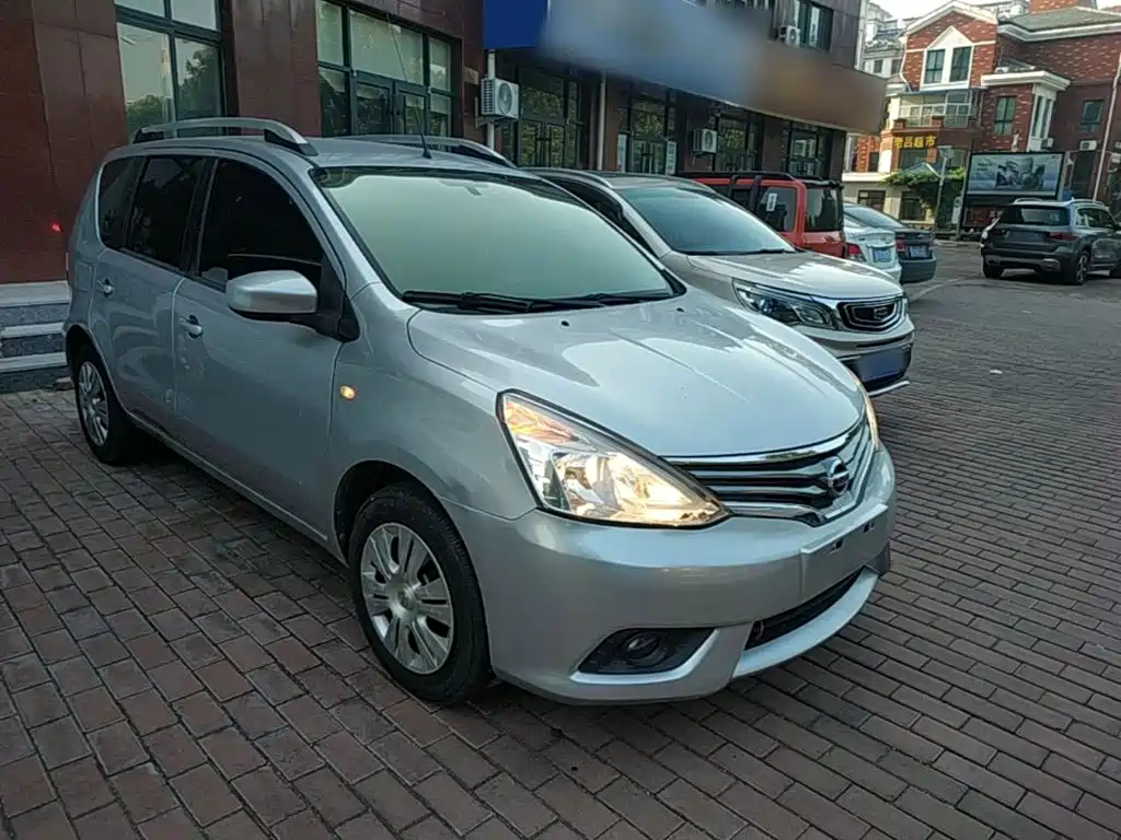 Nissan Livina — миниатюра 4