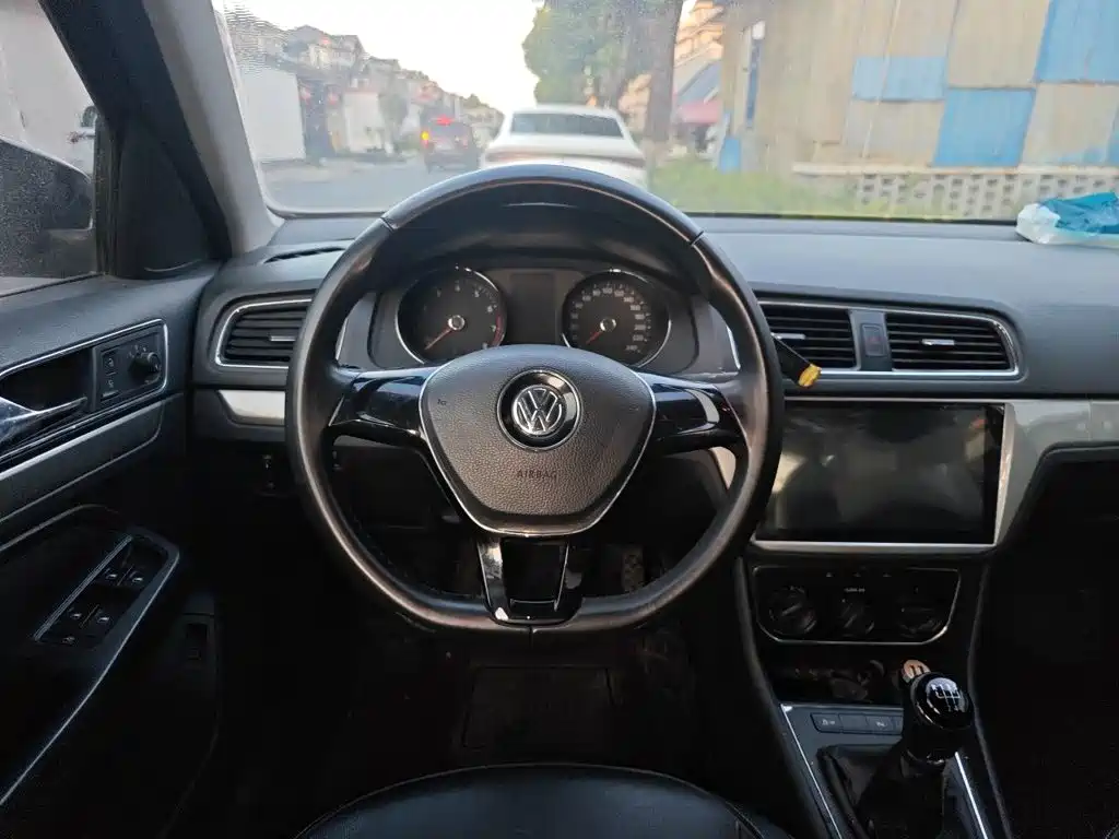 Volkswagen Lavida — миниатюра 3
