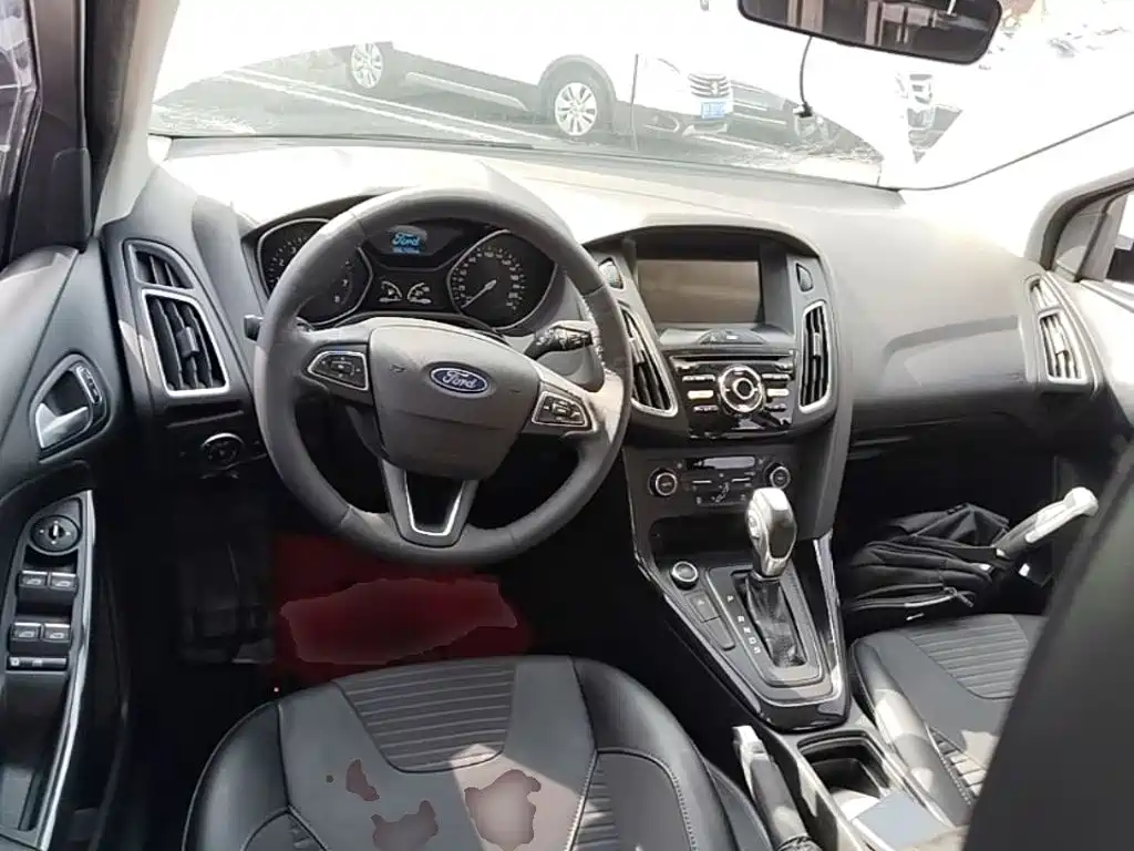 Ford Focus — миниатюра 10