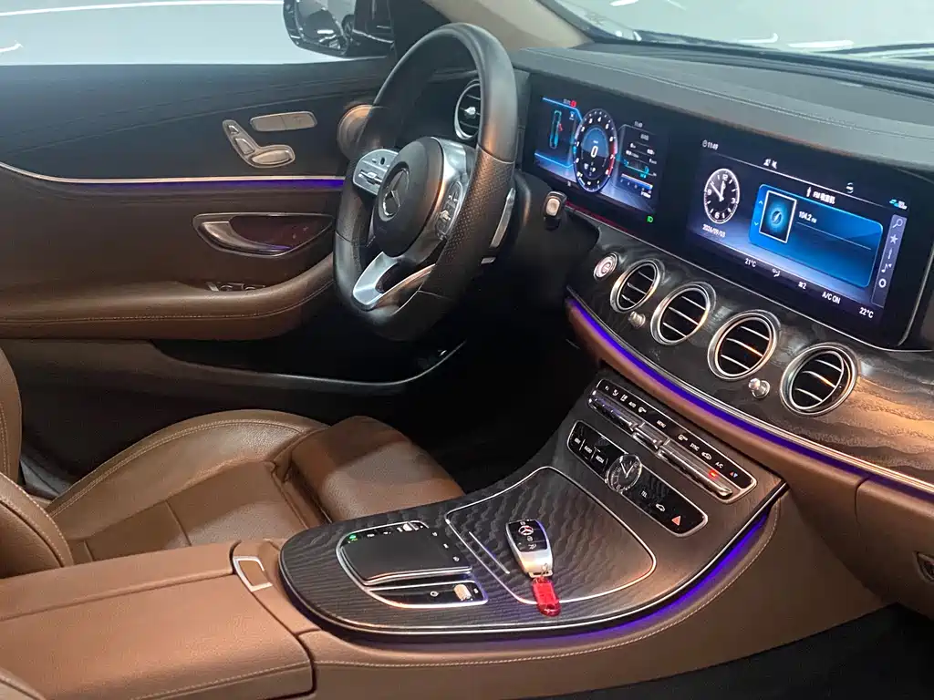 Mercedes-Benz E-Class — миниатюра 9