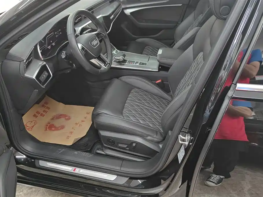 Audi A6L 2020 55 TFSI e quattro
