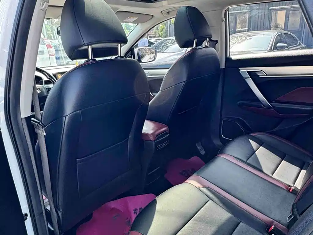 Geely Binyue — миниатюра 10