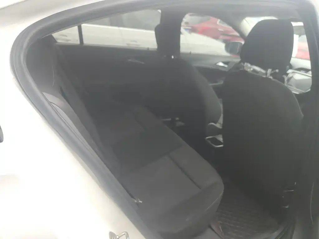 Buick Excelle — миниатюра 6