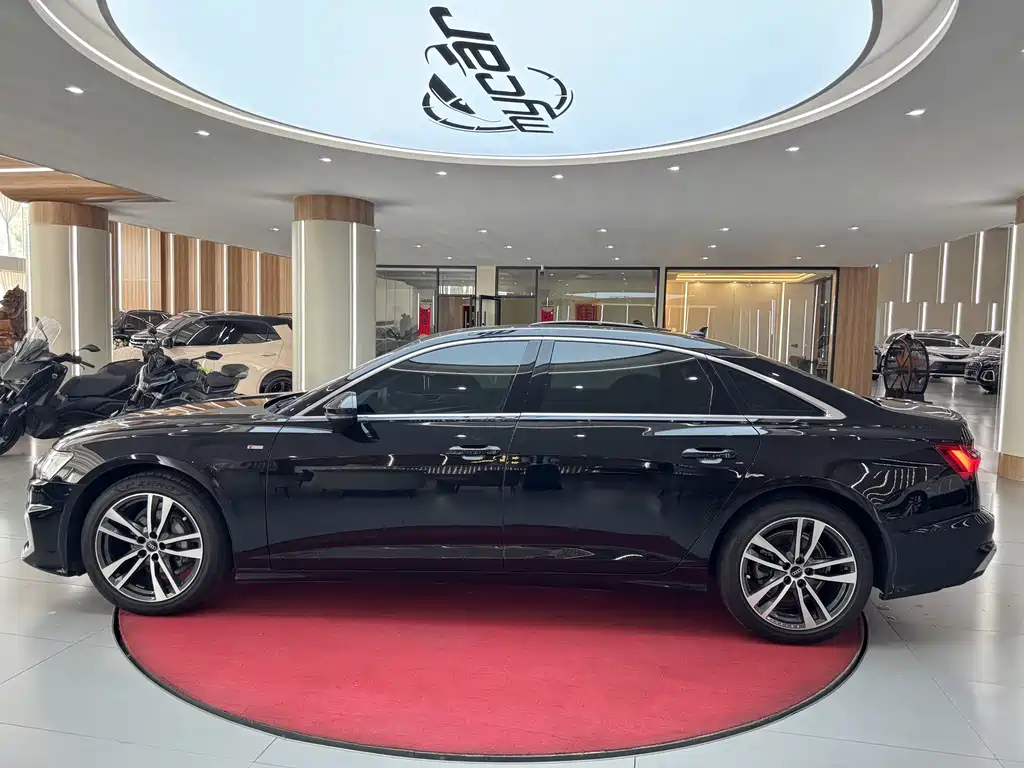 Audi A6L 2023 40 TFSI Luxury