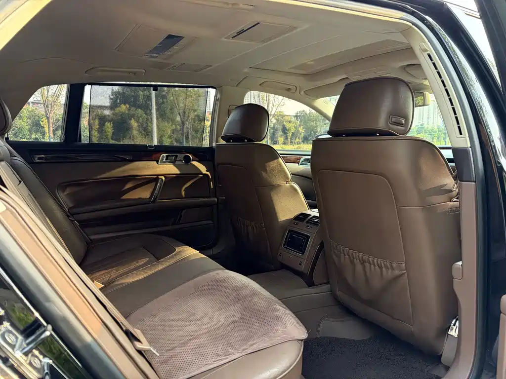 Volkswagen Phaeton — миниатюра 16