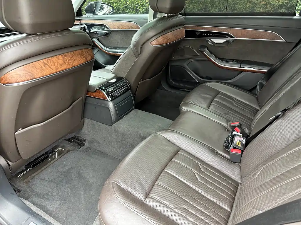 Audi A8 — миниатюра 10
