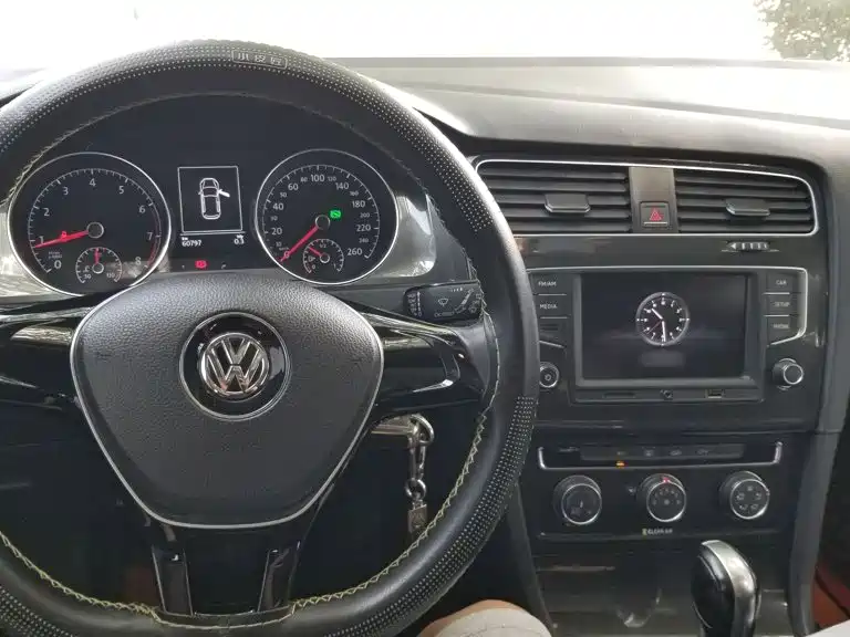 Volkswagen Golf — миниатюра 10